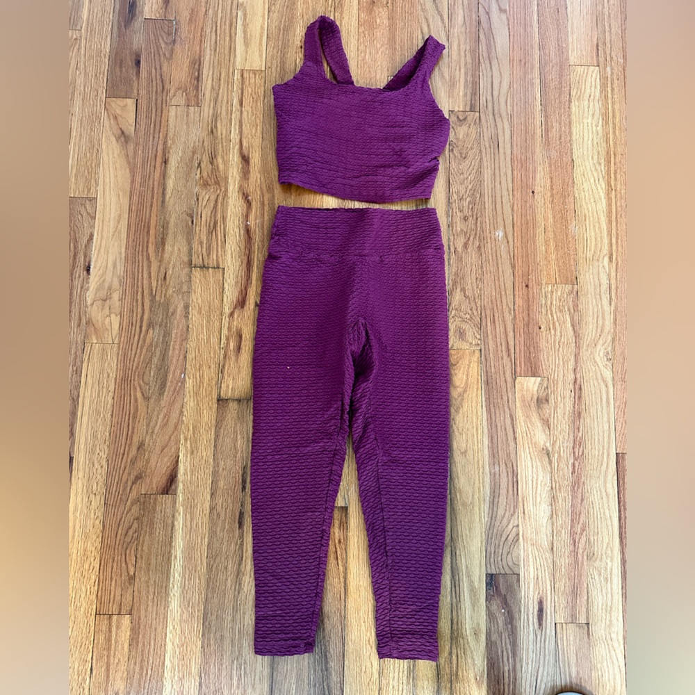 Booty by Brabants Berry Textured Leggings Set